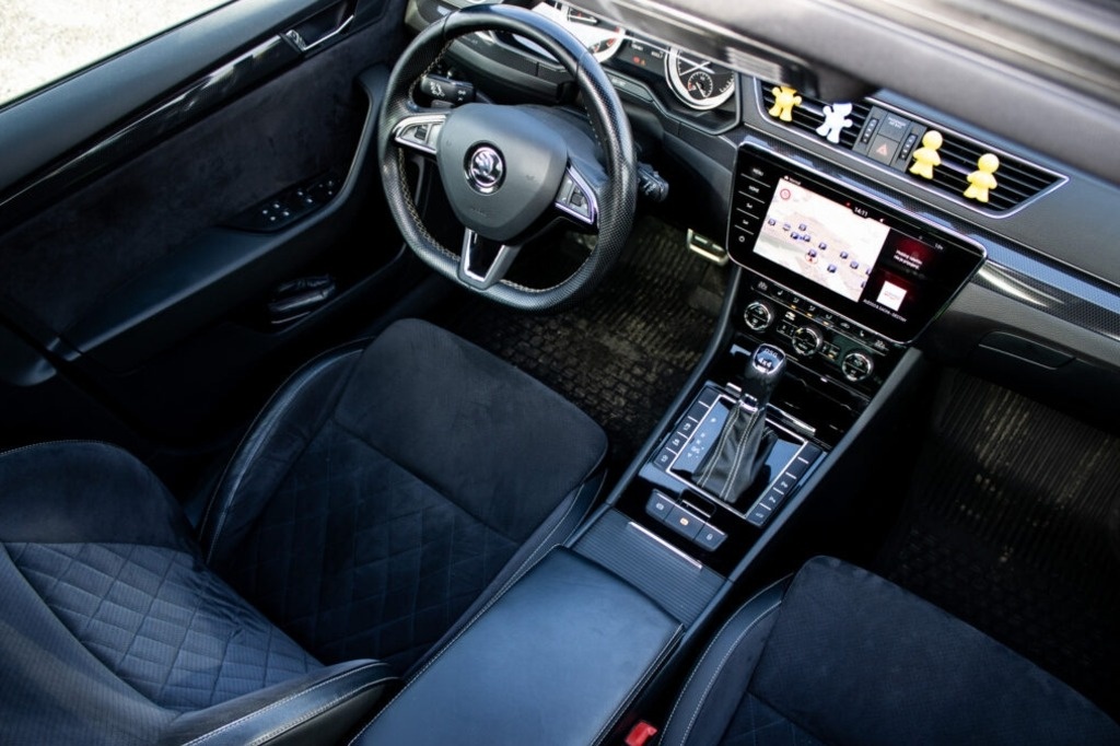 Škoda Superb Combi 2.0TDI 4×4 Sportline - 10