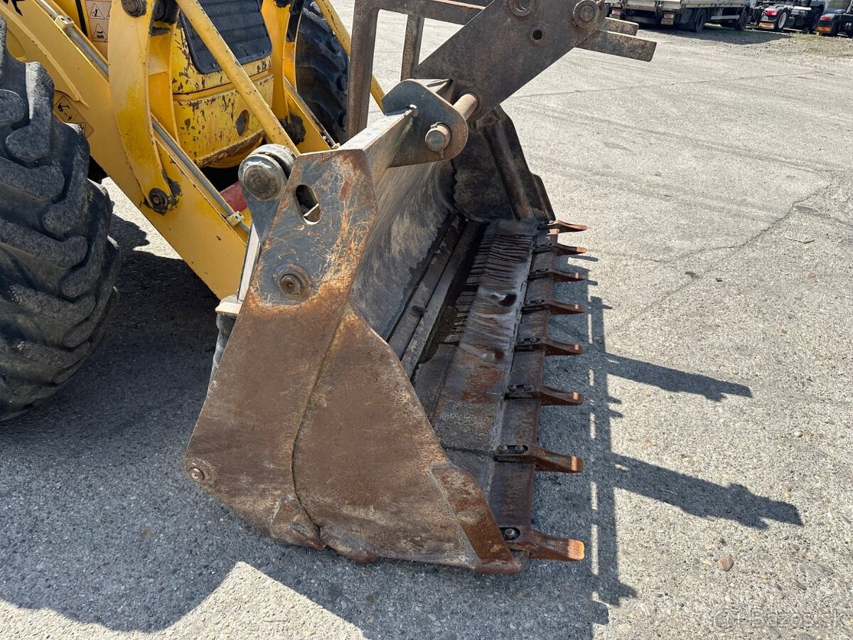 HIDROMEK traktorbager 4x4 2007 VIN 032 - 10