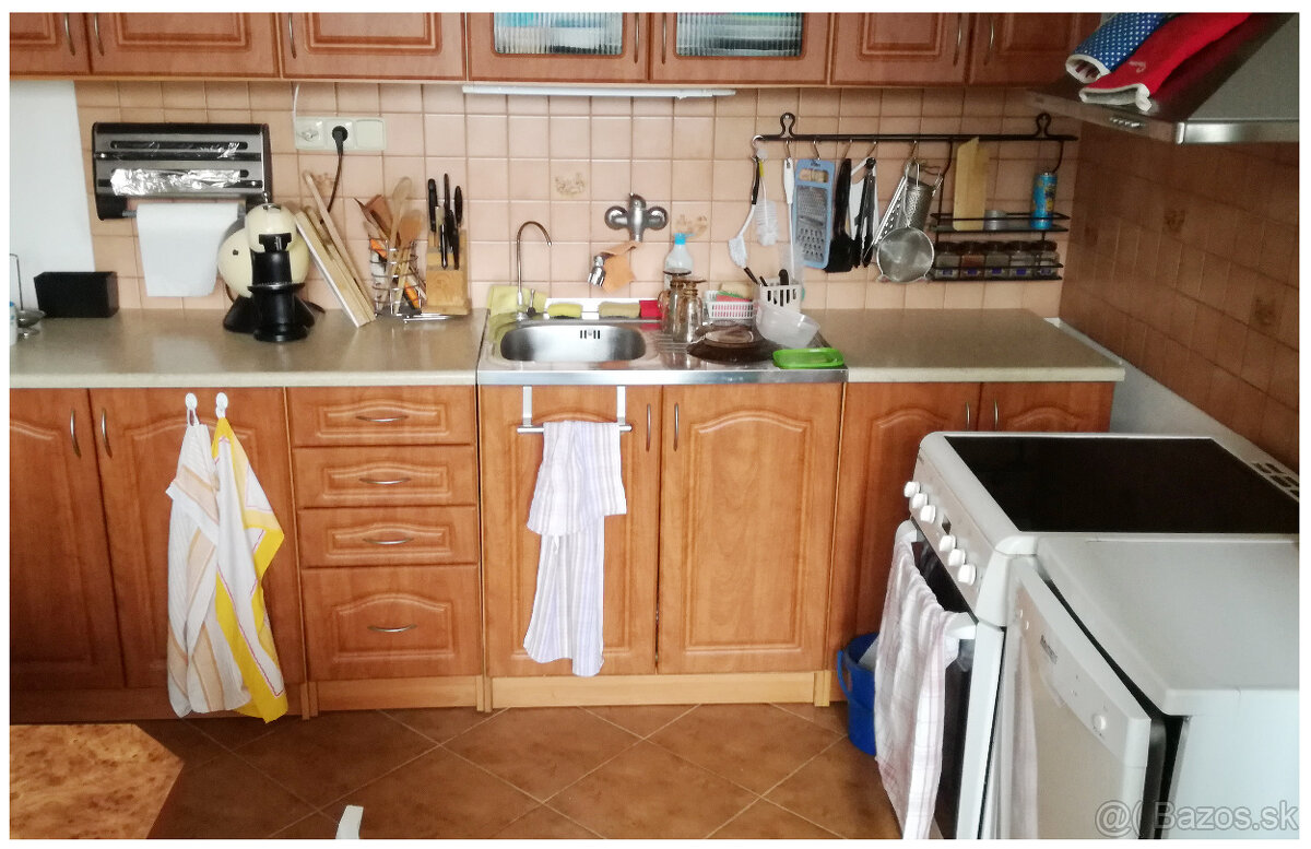 MUROVANÝ RODINNÝ DOM / Banská Bystrica / PODLAVICE - 10