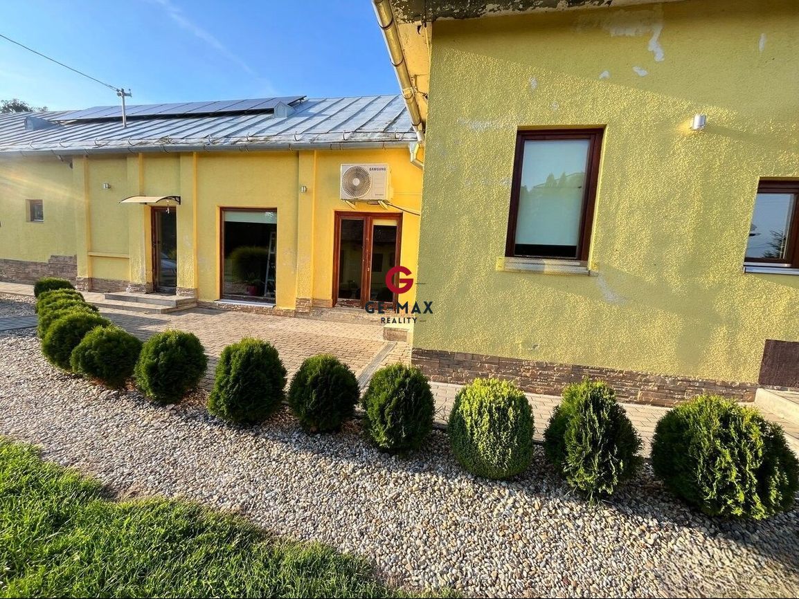 NA PREDAJ: kompletne moderný zrekonštruovaný rodinný dom v - 10