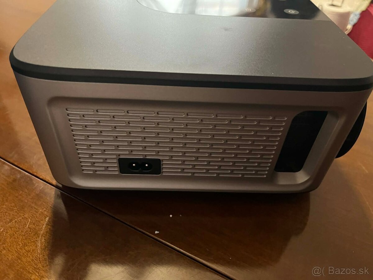 HORLAT LCD Android Projector - 10