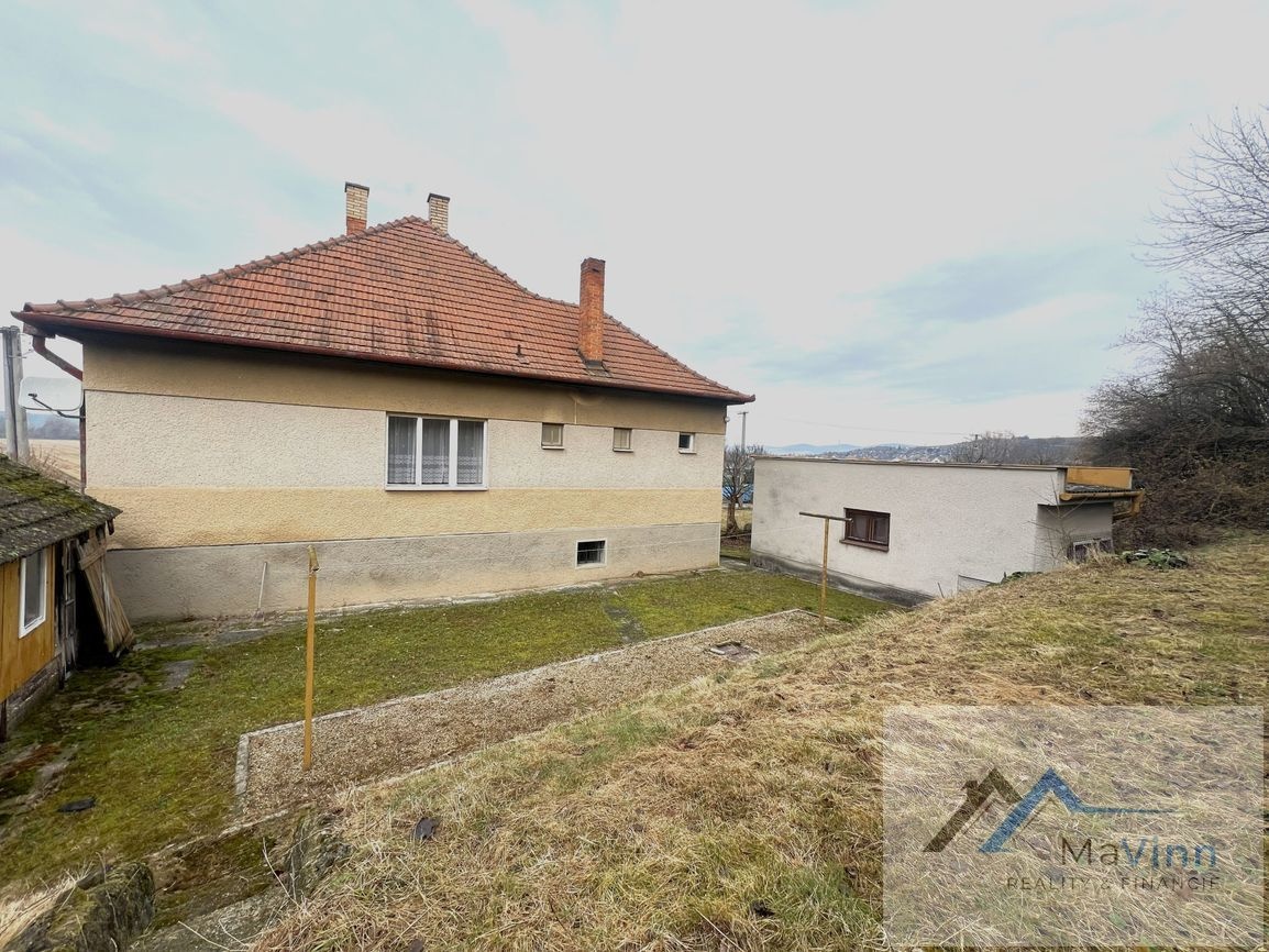 PREDAJ DOM s GARÁŽOU a poz. 2304 m² BRODZANY - 10