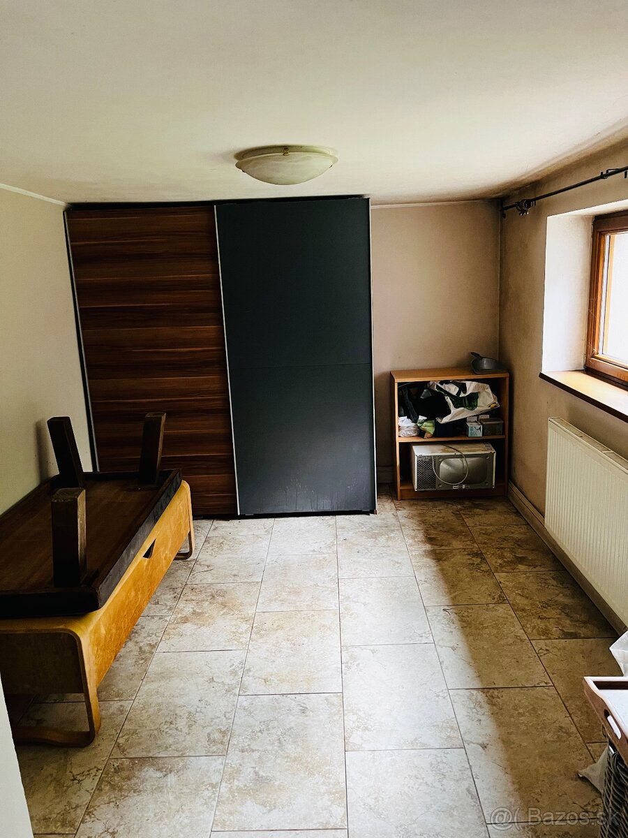 VÝNIMOČNÝ dvojgeneračný rodinný dom, 903m2, PO - 10