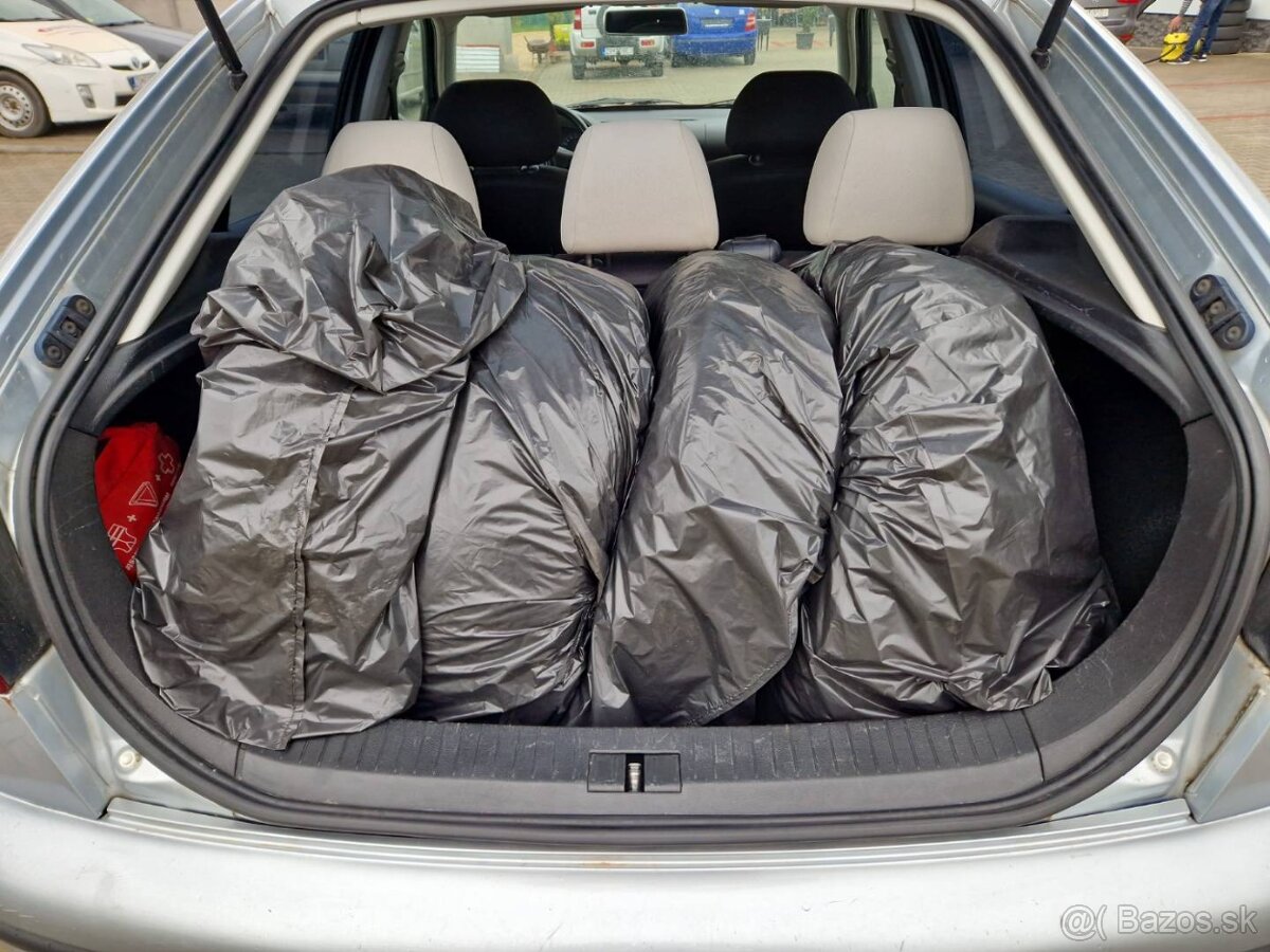 Predám Seat Leon 1.9 TDI 66 KW r.v.2006...Tažné,8xgumy - 10