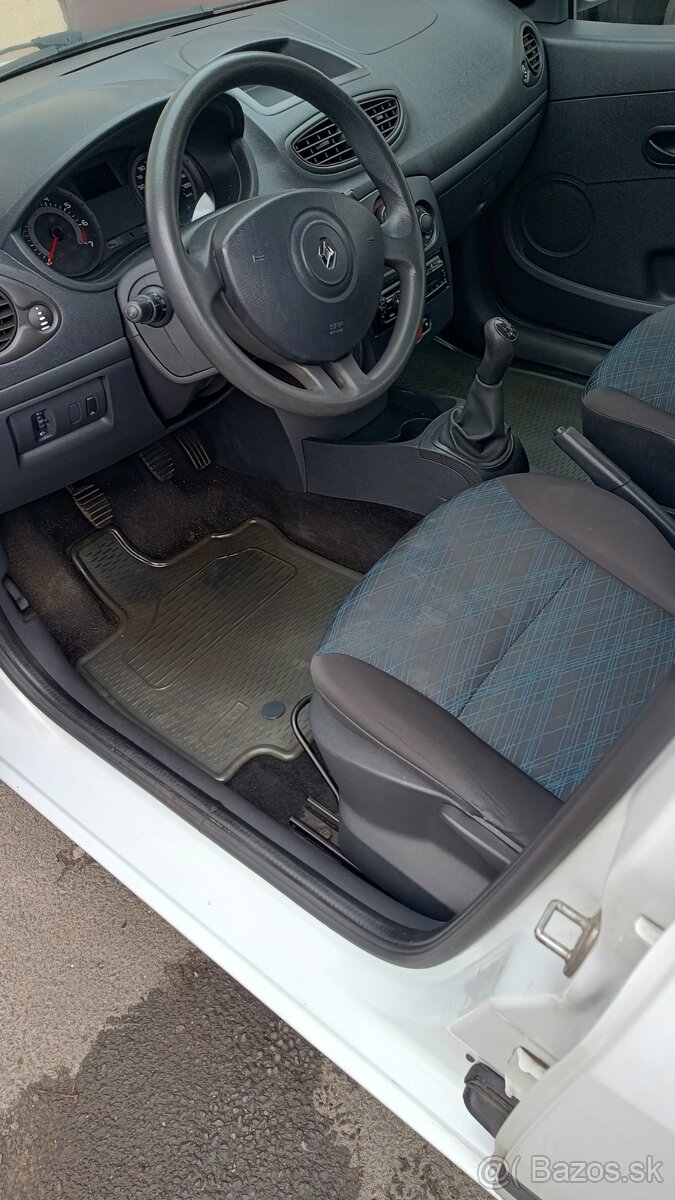 Renault clio3 grandtour - 10