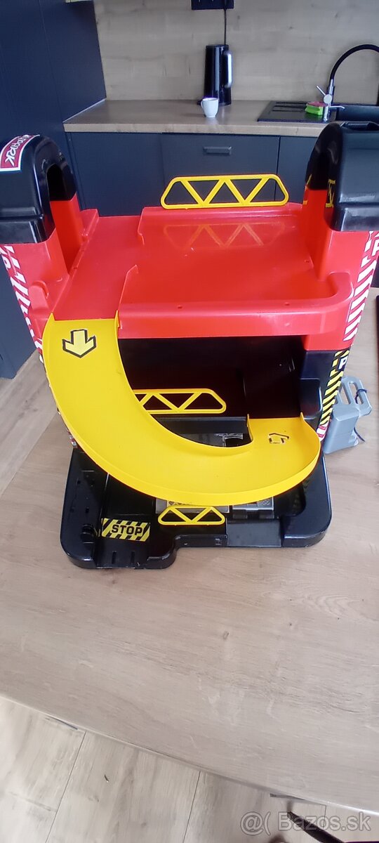 Motýlik na prvé sväté prijímanie, knihy,kopačky a garáž - 10