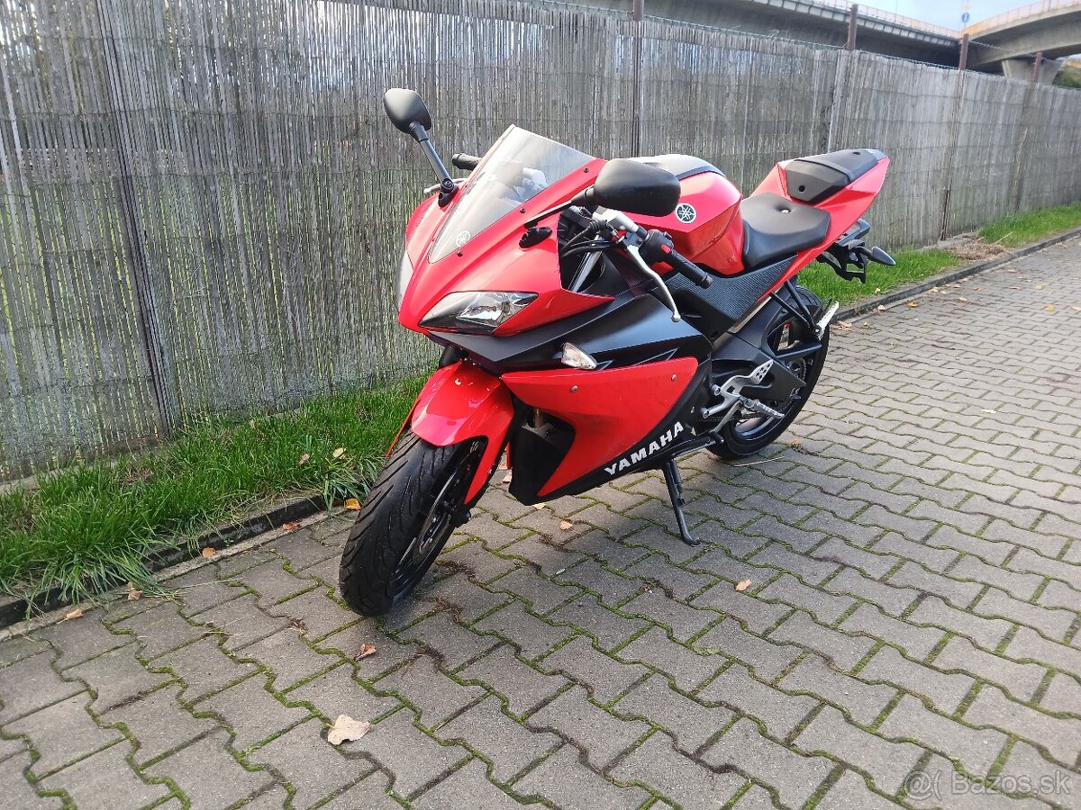 Yamaha YZF-R 125 - 10
