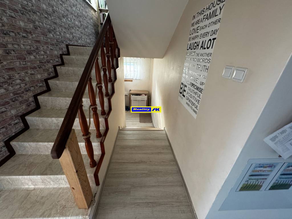 Rodinný dom na predaj Valča - 10