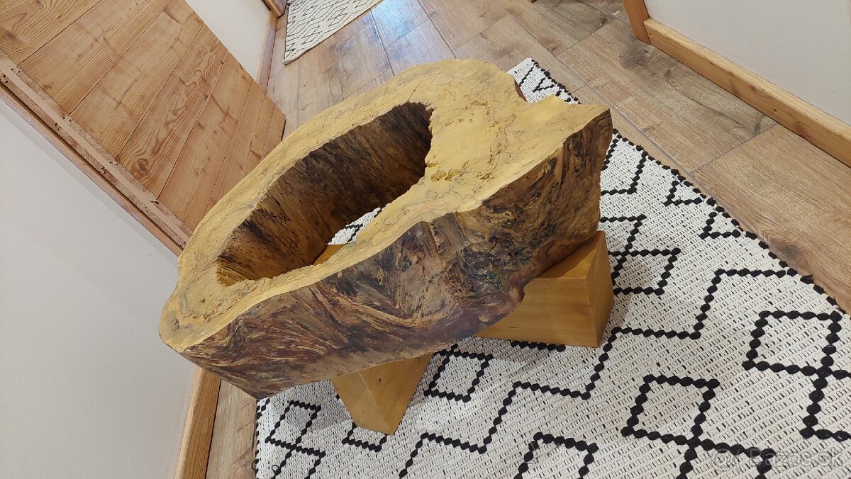 Drevený stolík masív - 10