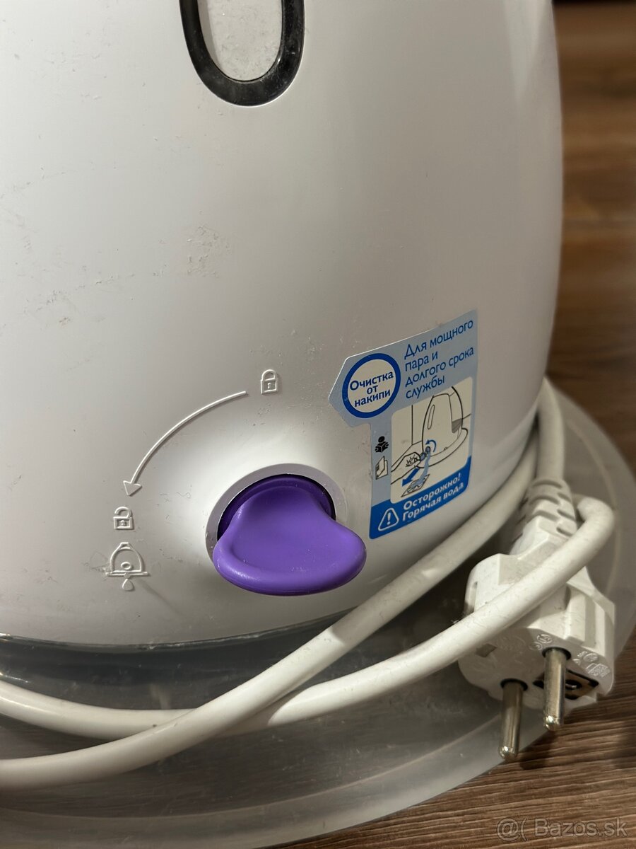 Stojanový naparovač odevov Philips - 10