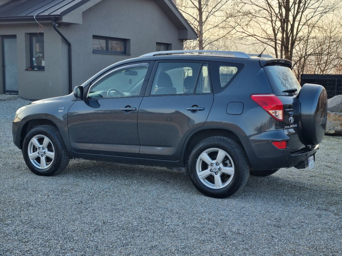 TOYOTA RAV4 2,2D4D 4x4 - 10