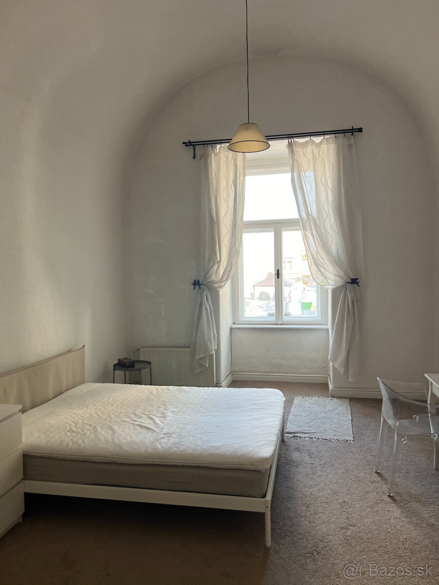 3 izb. tehlový byt s balkónom na Hlavnú ulicu, Staré mesto - 10