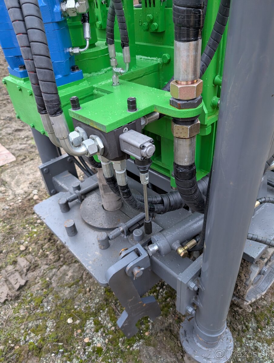 Nová vrtná súprava pre vŕtanie studní - 10