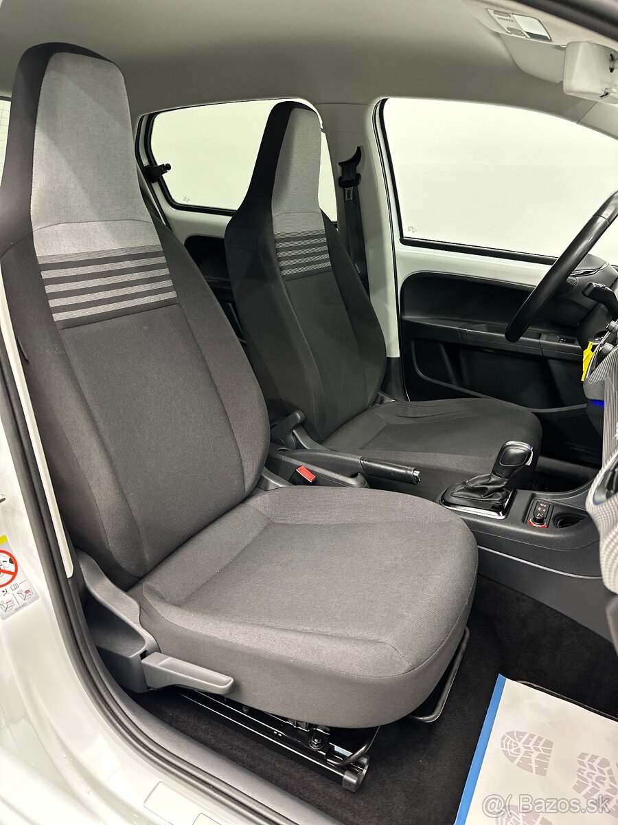 Volkswagen e-UP - 10