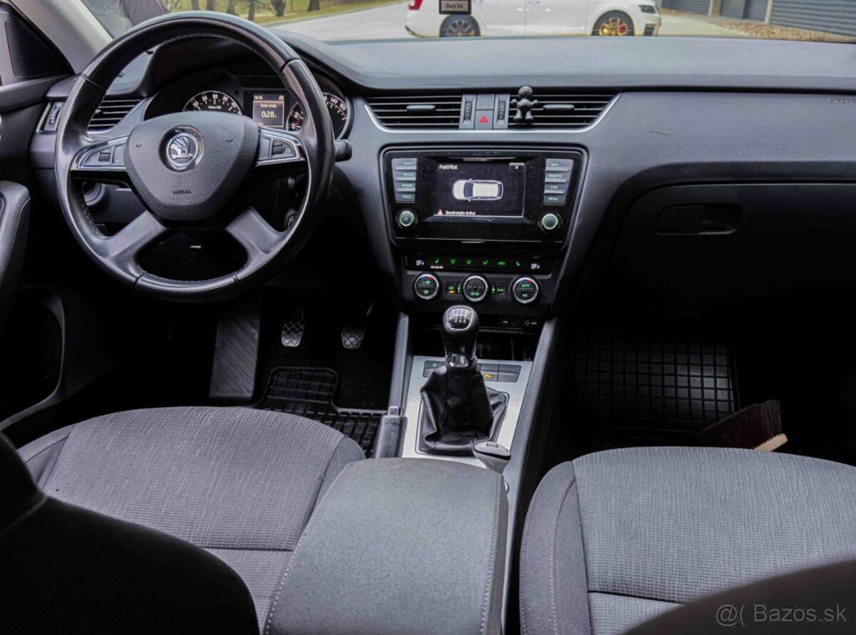 Škoda Octavia Combi 2.0 TDI Ambition - 10