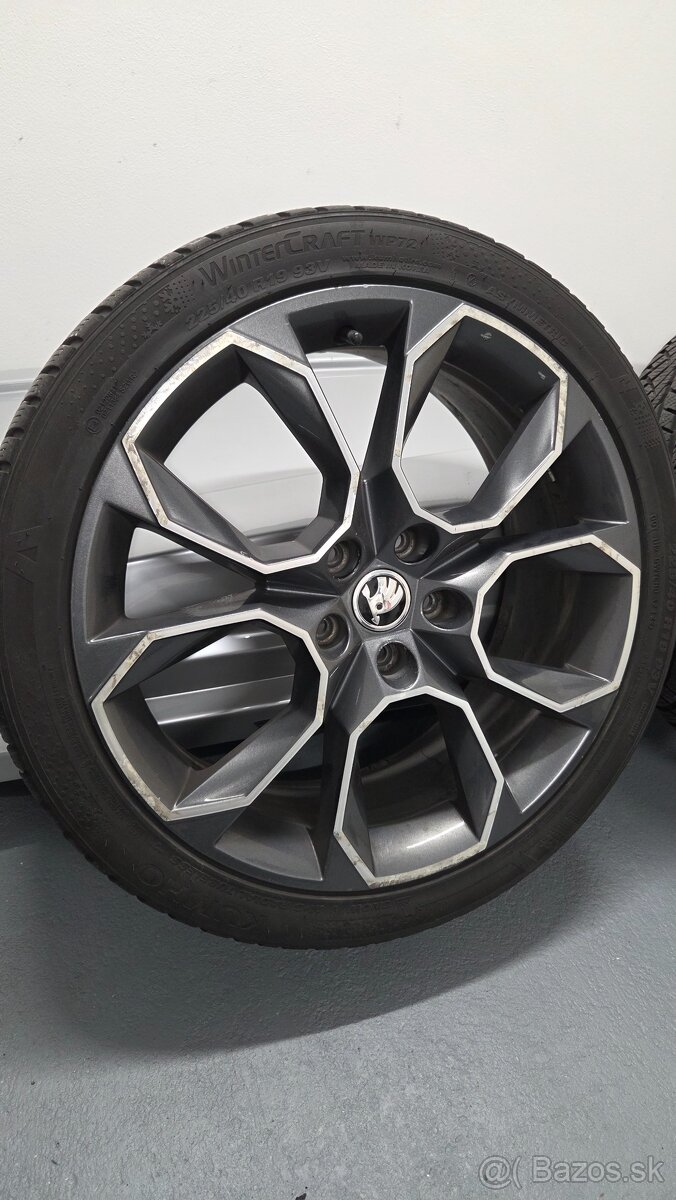 skoda extreme zimne 225/40 r19 - 10