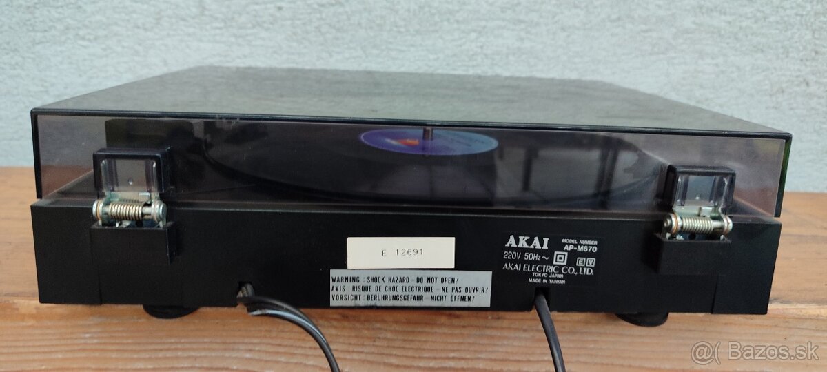 Gramofón AKAI - 10
