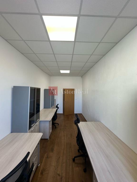 Prenájom: Kancelárske priestory 134 m2 v centre mesta Banská - 10