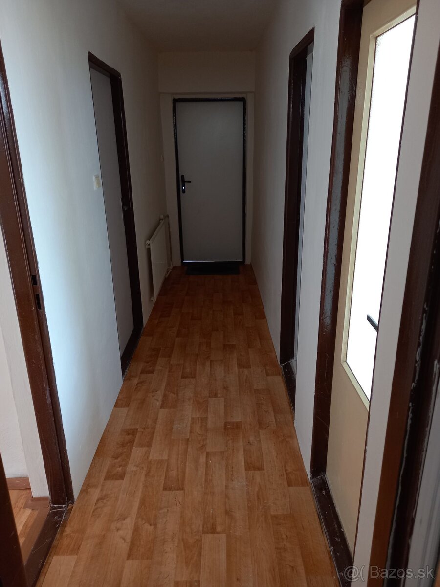 Predaj domu s veľkým pozemkom - 10