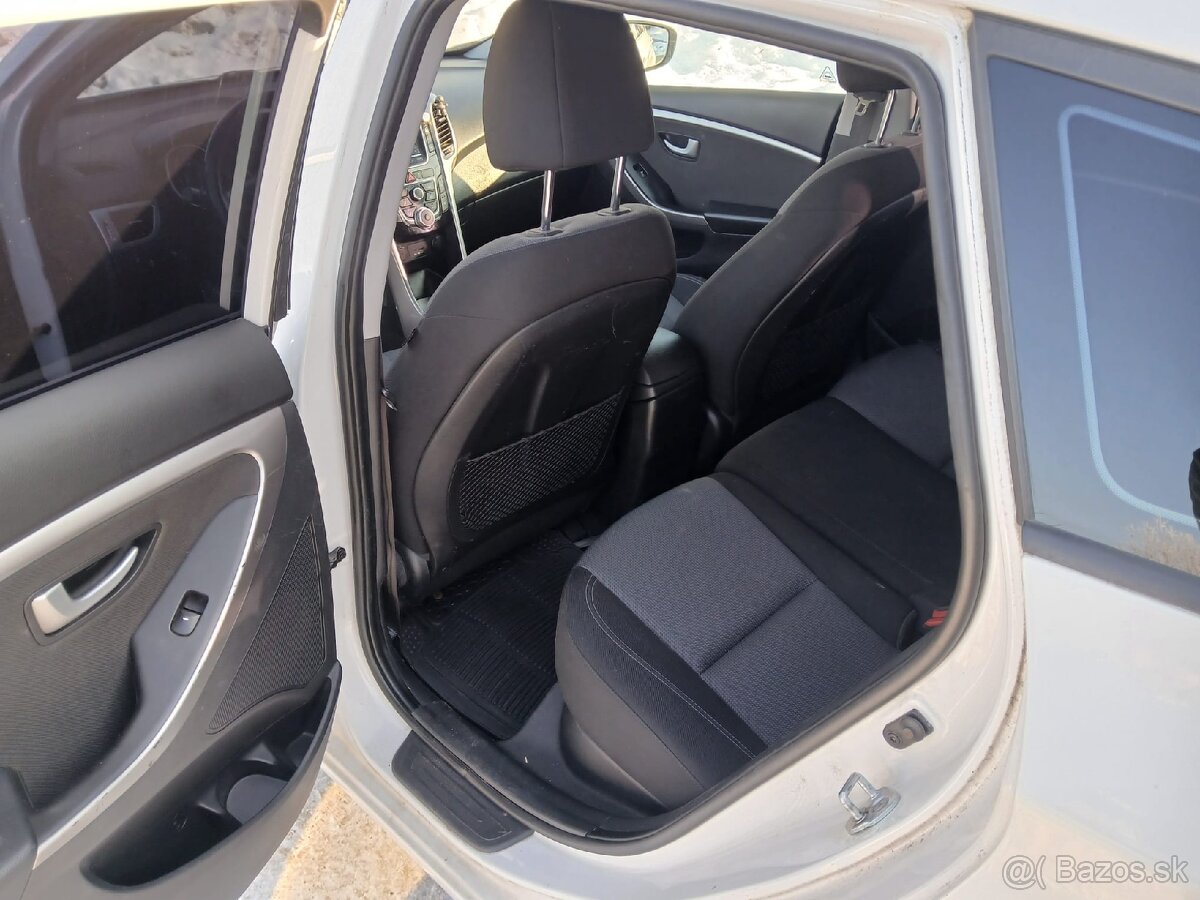 Hyundai i30 1.6crdi 160 000km - 10