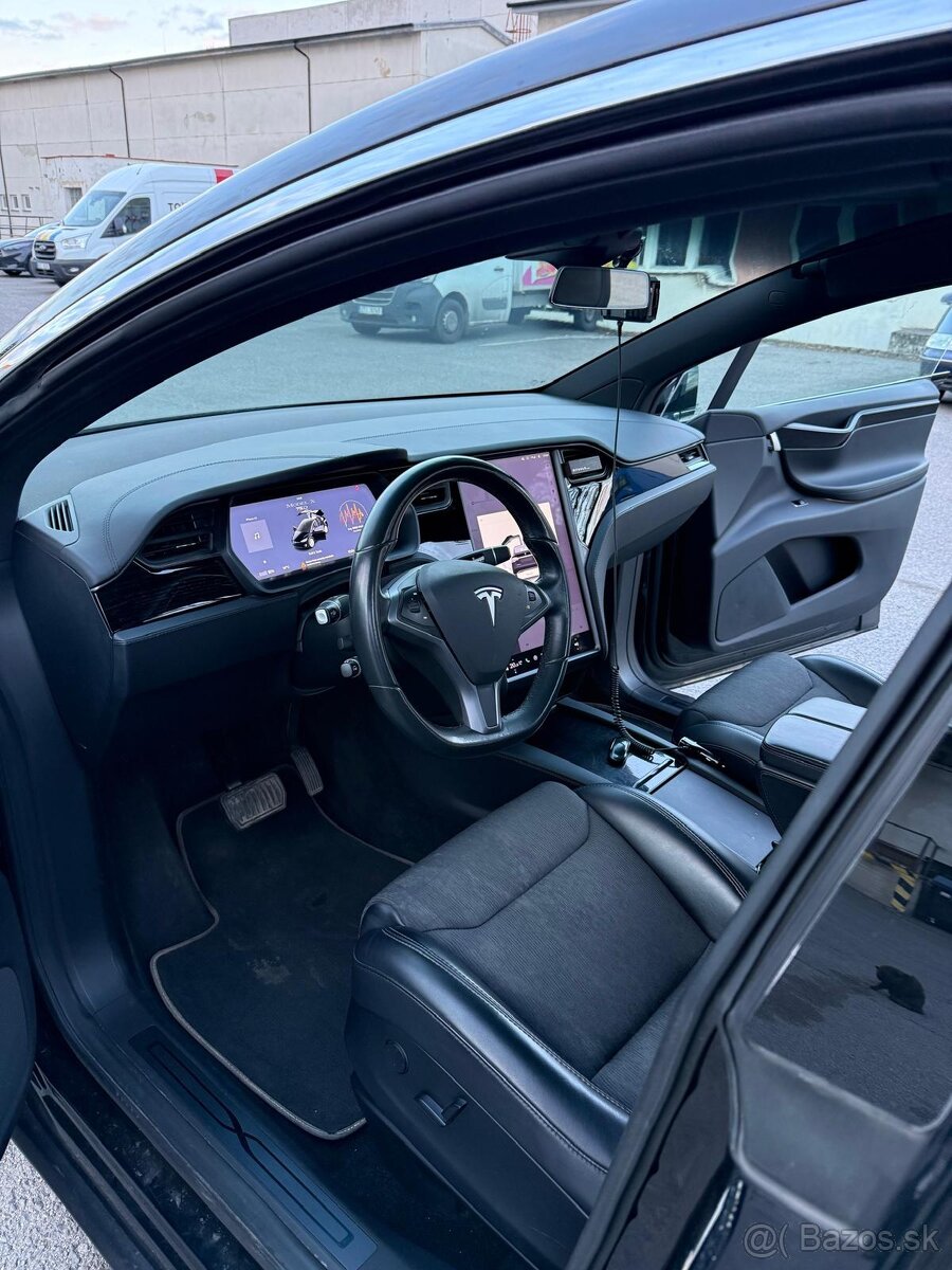 TESLA MODEL X 75D FREE SUPERCHARGING - 10