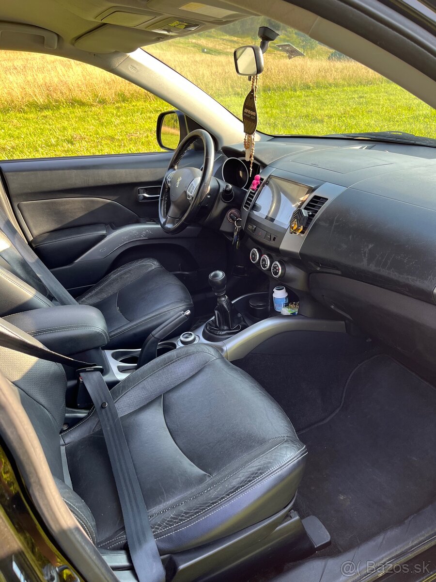 Peugeot 4007 - 10