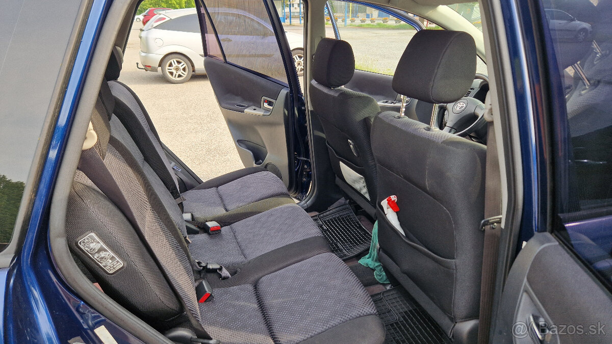 Predám Toyota Corrola Verso 2002 4-D4 2L nafta - 10