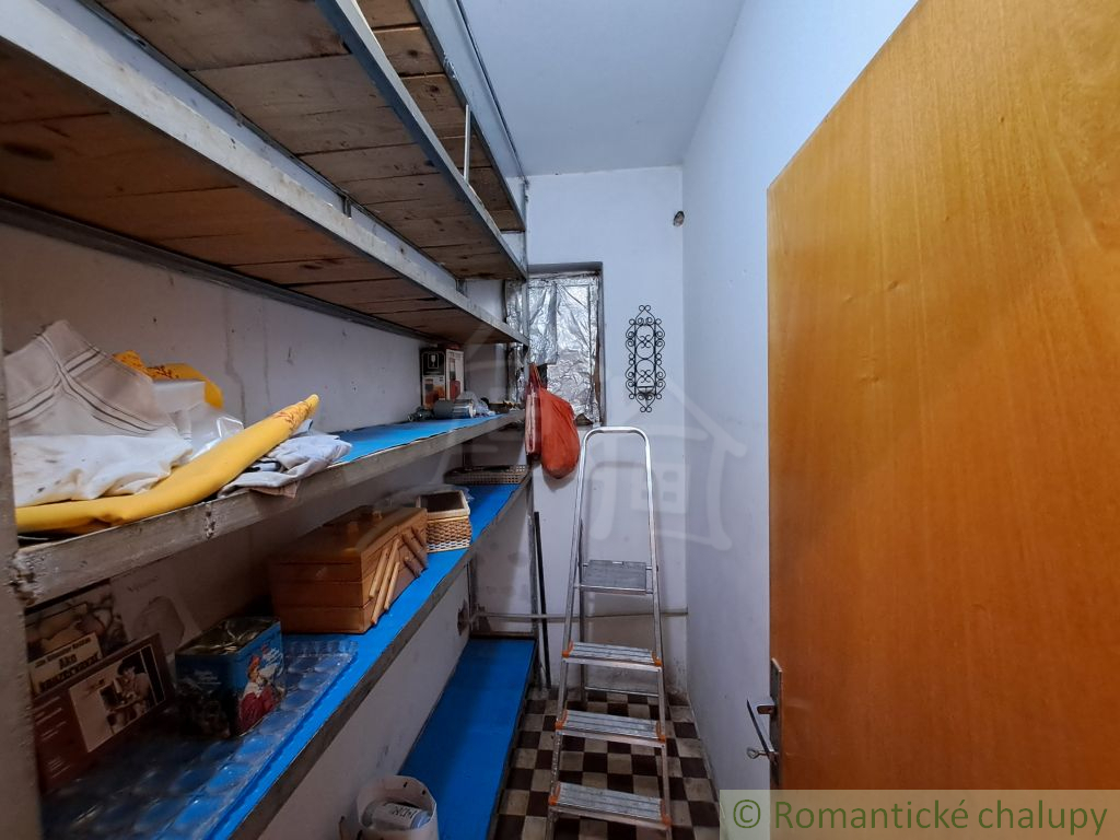 Rodinný 5-izbový dom v kľudnej časti obce Dvorníky - 10