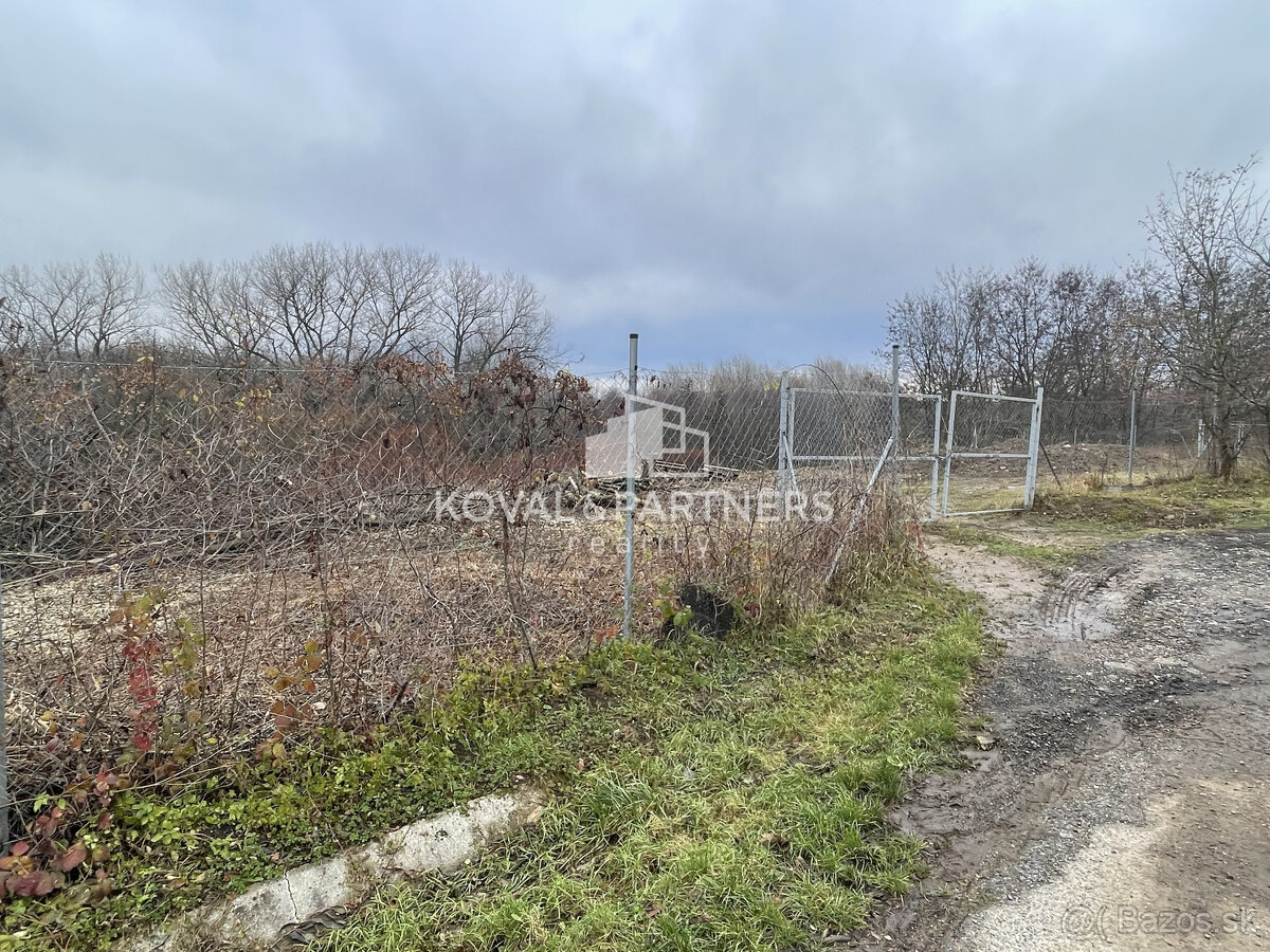 Stavebný pozemok v obci Slažany - 10