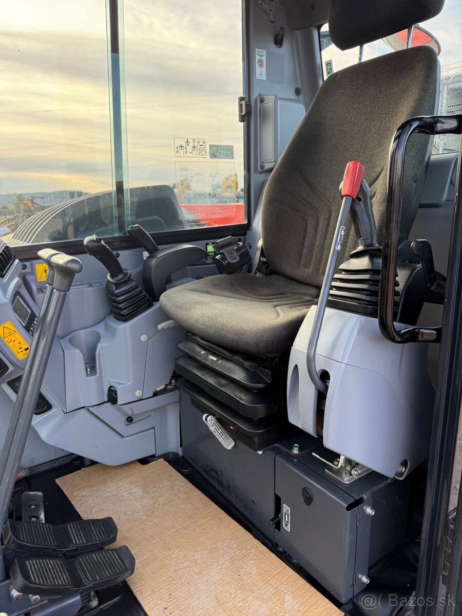 Pásový minibagr KUBOTA KX080-4 - 10