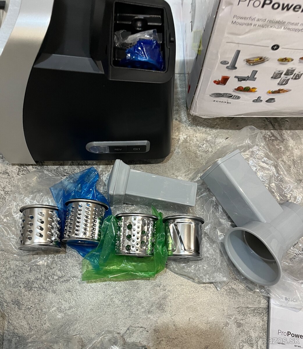 Nový mäsomlynček Bosch MFW68660 ProPower 2200 W - 10