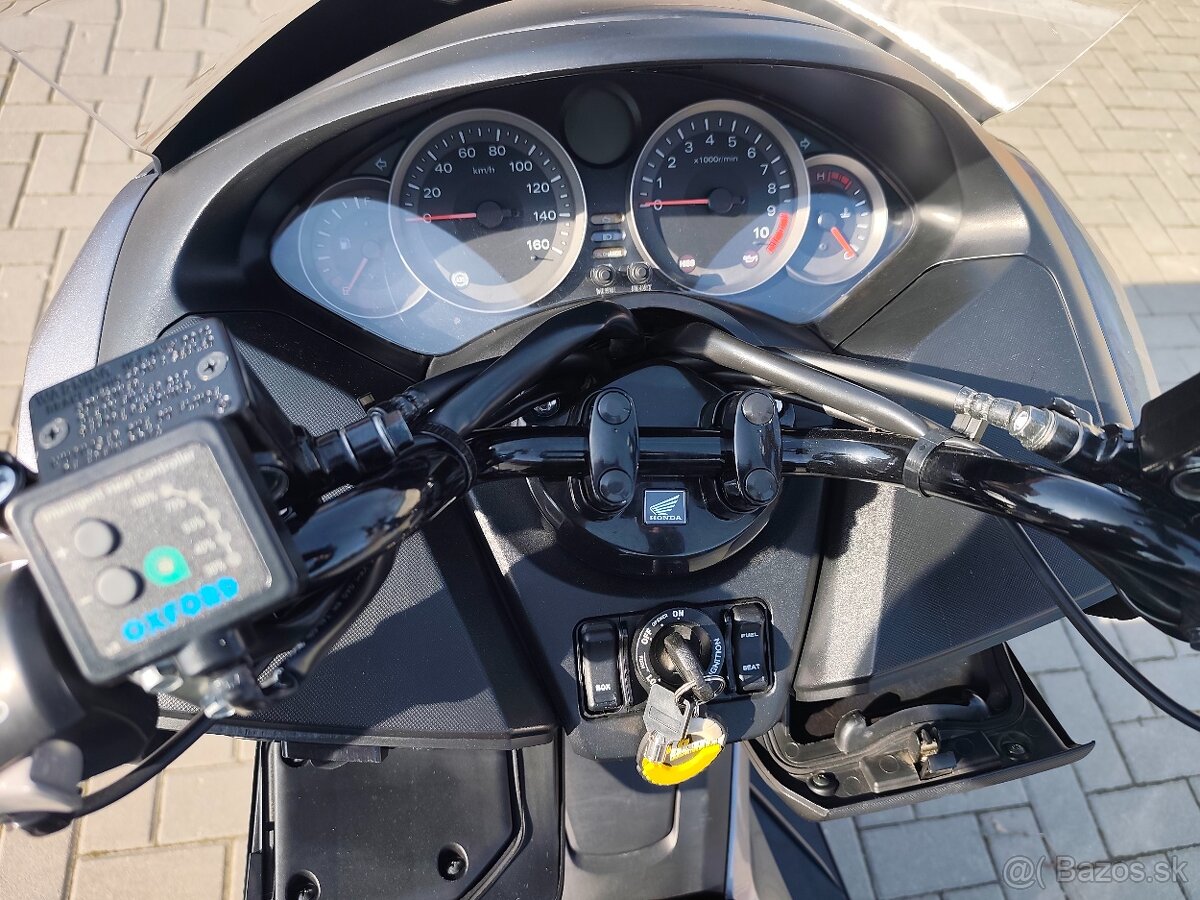 Predám Honda Forza 300 - 10