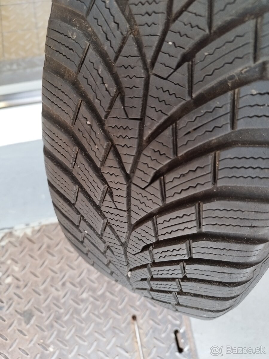 zimne pneumatiky 205/55 r16 continental ts870 - 10