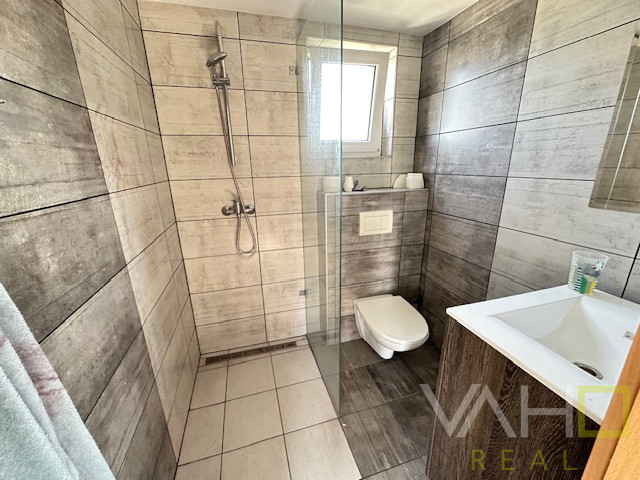 ,,ZNÍŽENÁ CENA ,,NA PREDAJ Luxusný rodinný dom - 10