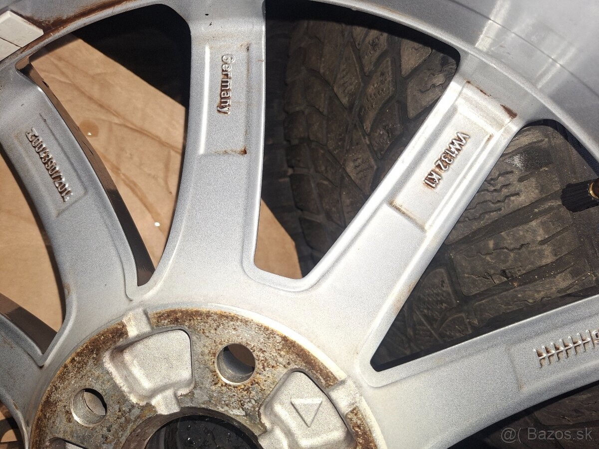 Monterey R18 VolkswagenB8 8.5 R line top stav - 10