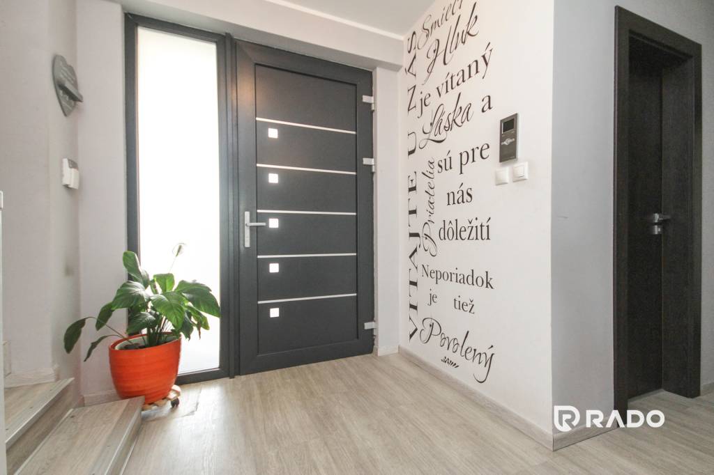 RADO | 4i RD 300m2 s pozemkom 640m2, Javorinská - Trenčín - 10