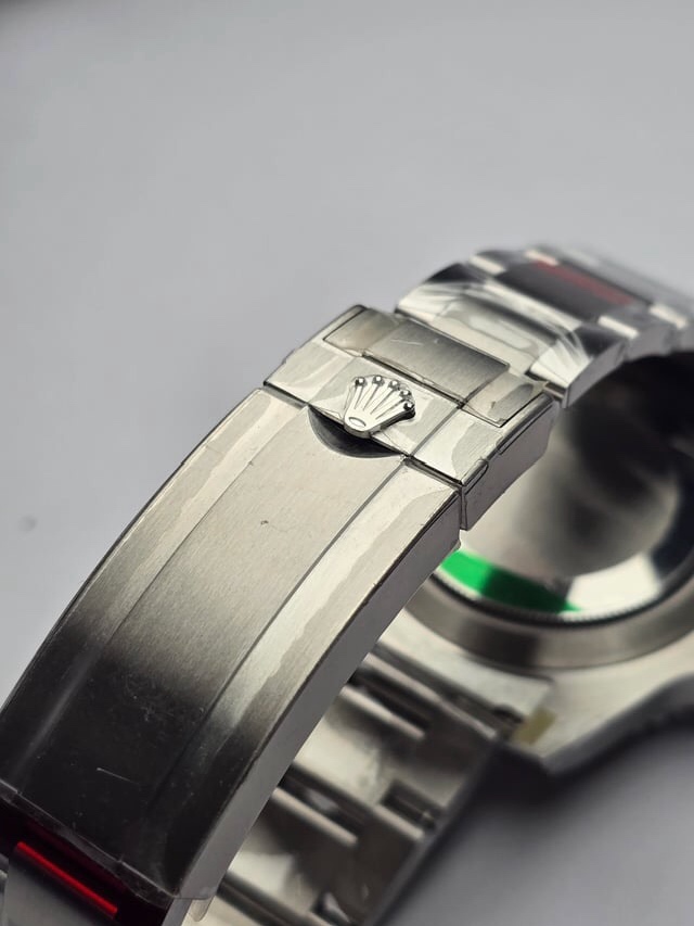 Rolex Submariner Hulk 40mm - 10