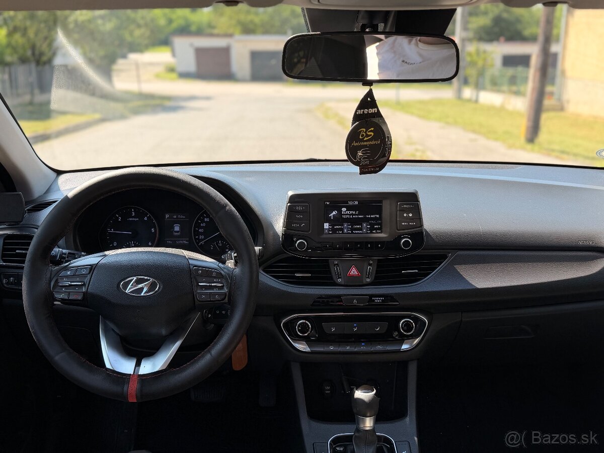 Hyundai i30 1.6 Crdi automat - 10
