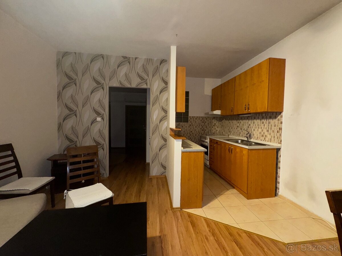 3 izb byt na prenájom v centre mesta - 10
