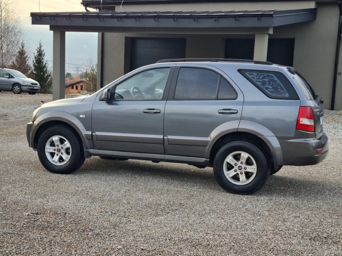 KIA SORENTO 2,5CRDi 4x4 - 10