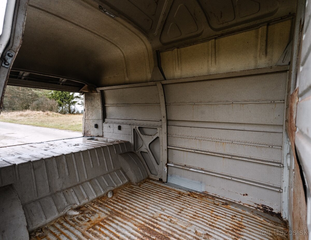 VW T2a highroof - 10