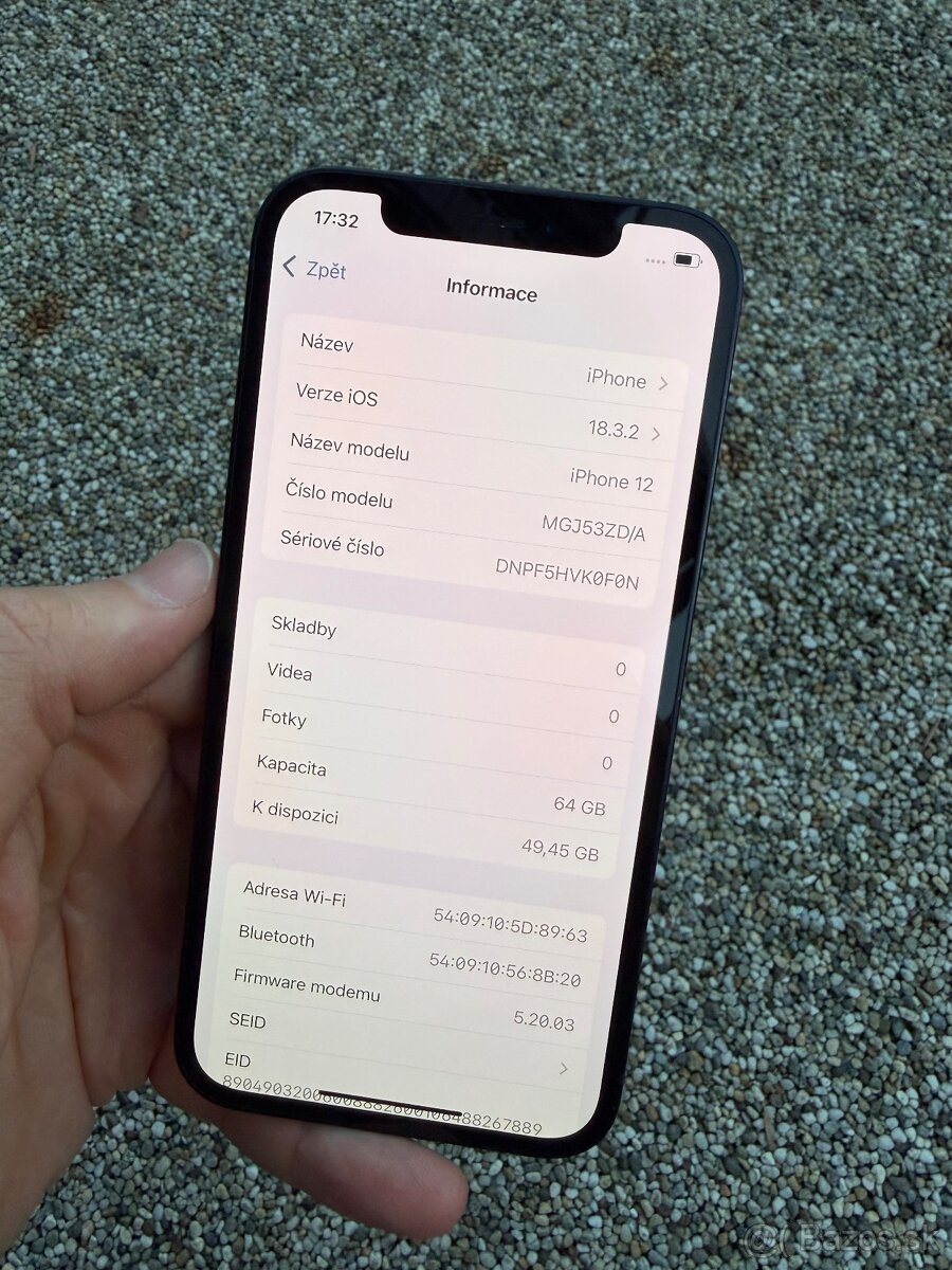 IPhone 12 - baterie 94% - 10