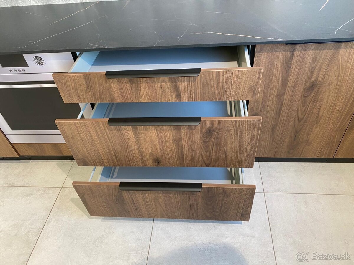 Kuchynská linka – SKLADOM - 10