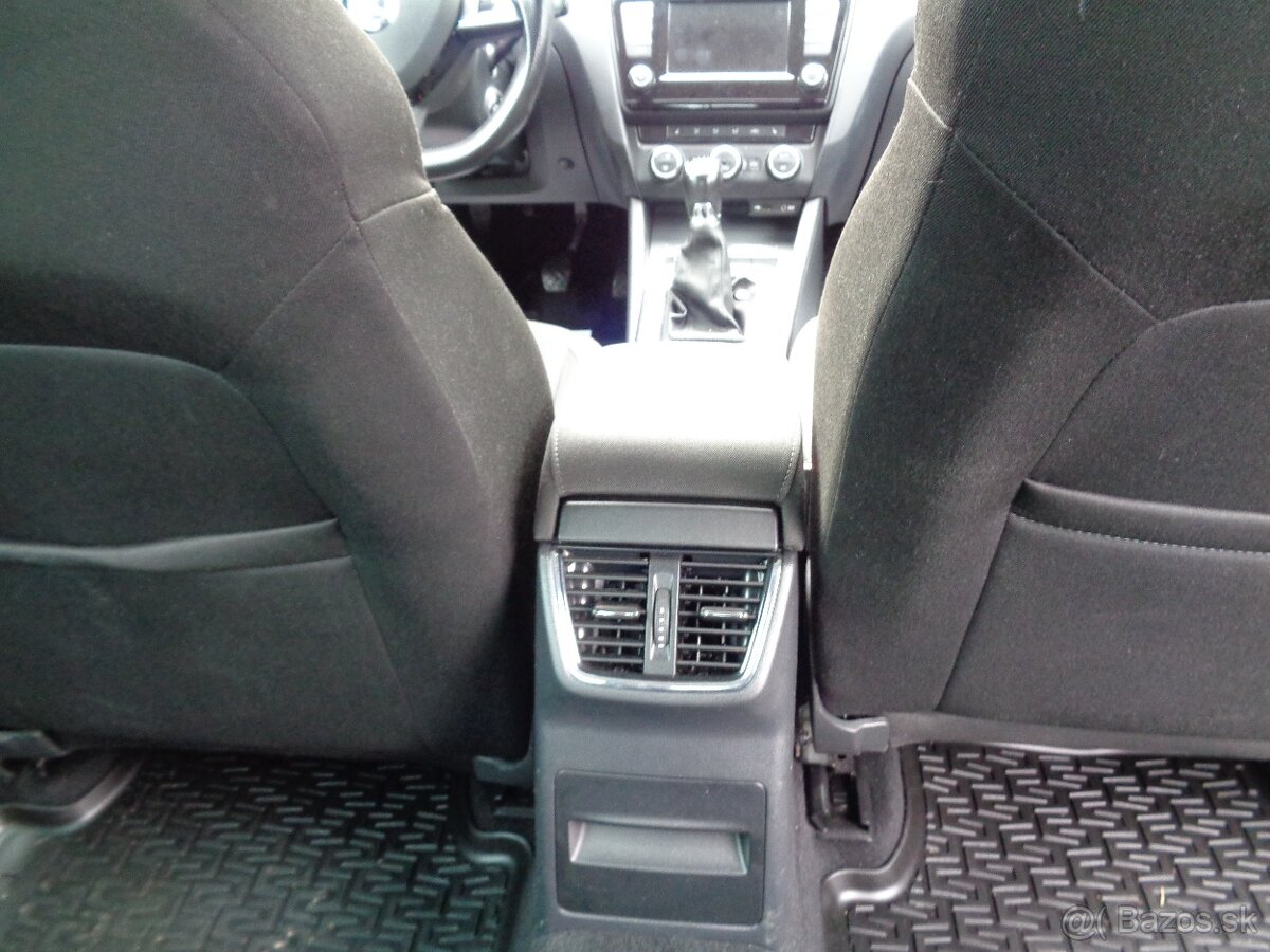 Škoda Octavia hatchback , 1,6 TDi , kw 81 - 10