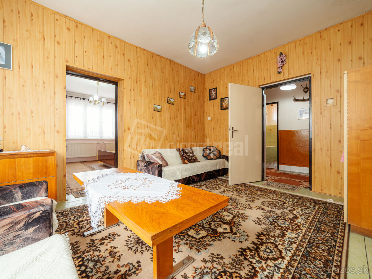 Priestranný 4-izbový rodinný dom s pekným pozemkom, g… - 10