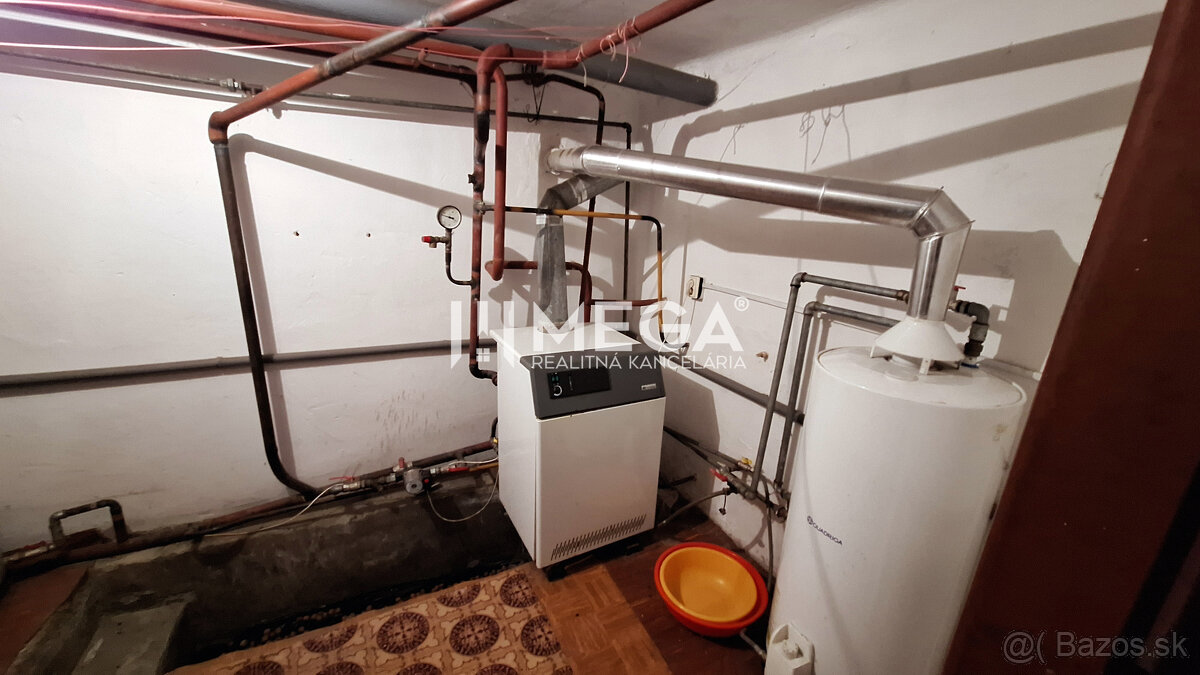 EXKLUZÍVNE NA PREDAJ: 3.podlažný dom v meste Snina - 10