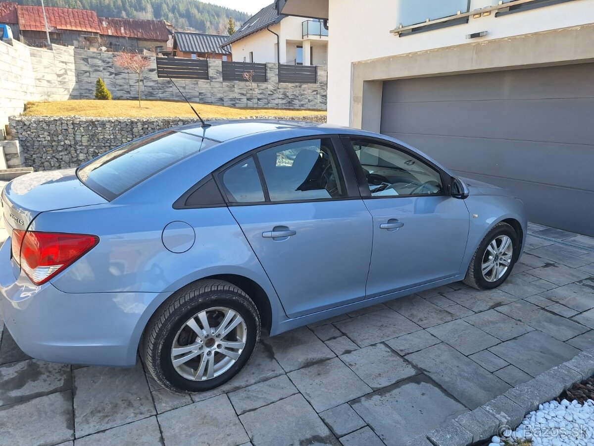 Predám CHEVROLETE CRUZE - 10