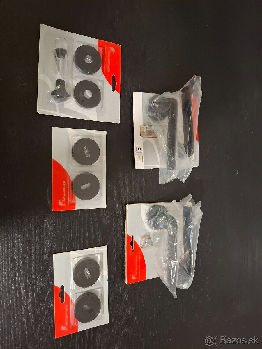 Kľučky a rôzne typy dverového príslušenstva - 10