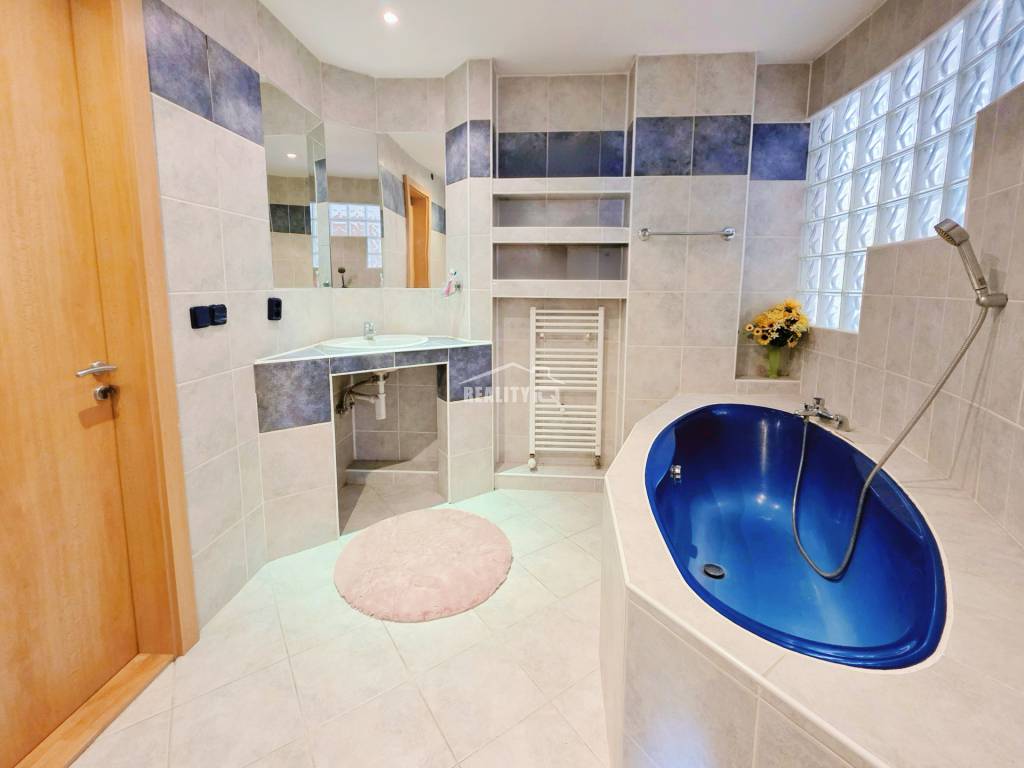 Exkluzívne na predaj 5-izbový byt 150 m2, Rajecké Teplice - - 10