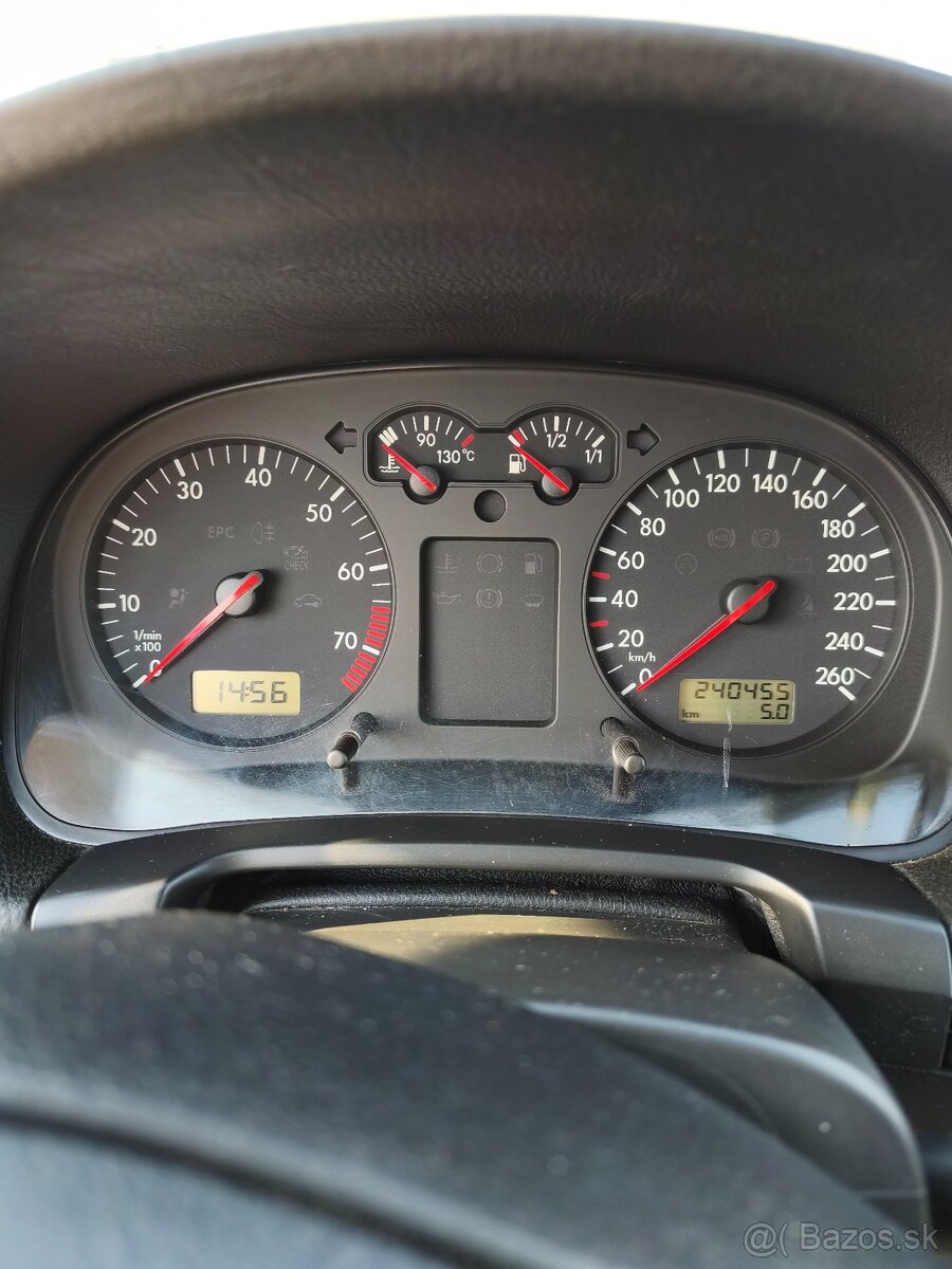 Predám VW Golf IV, 1,6 74 kw benzín - 10